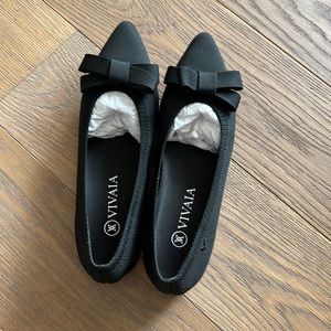 Vivaia Pointed-toe bow flats size 38 Solid Black